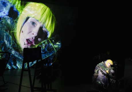 Interstellar. Zwischen den Sternen – Staatstheater Darmstadt – Klaus Gehre erzählt mit Christopher Nolan und Heiner Müller vom Exodus der Menschheit ins All