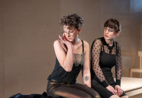 Intervention – Schirin Khodadadian inszeniert in Kassel die Urauffühung des Stücks von Rebekka Kricheldorf