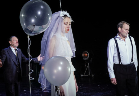 Ivanov – Deutsches Schauspielhaus Hamburg – Karin Beier feiert mit großem Ensemble eine berührende Čechov-Party