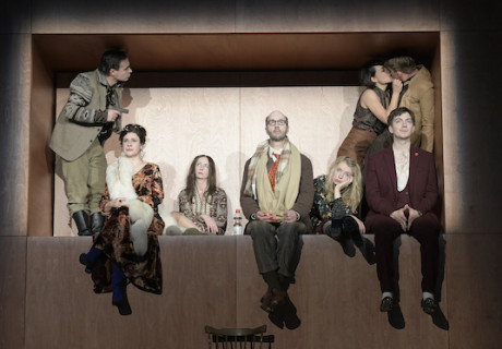 Der Kirschgarten – Staatstheater Braunschweig – Dagmar Schlingmann sucht aktuelle Themen in Tschechows Klassiker