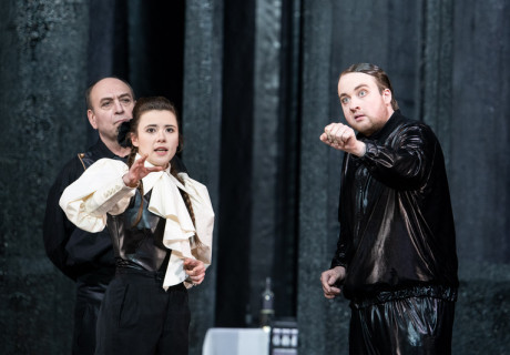 Kitschgarten – Theater Heidelberg – Milan Peschel erlaubt sich mit Tschechows 