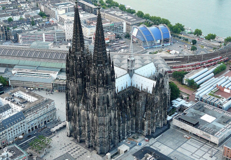 Essay: Kulturkürzungen in NRW und die Kölner Theaterszene