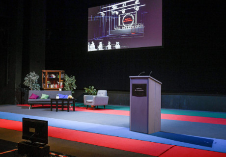 Konferenz der Abwesenden – Staatsschauspiel Dresden – Bei Rimini Protokoll vertritt das Dresdner Publikum Menschen anderer Erdteile in Existenzfragen unserer Zeit