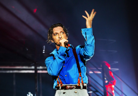 Lazarus – Schauspiel Leipzig – Hubert Wild inszeniert das Musical von David Bowie und Enda Walsh popbunt