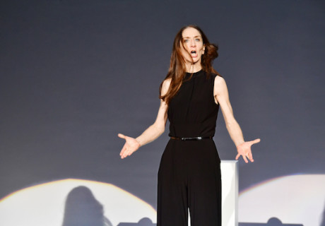 Linda – Schauspielhaus Düsseldorf – Deutschsprachige Erstaufführung des Erfolgsstücks von Penelope Skinner durch Marius von Mayenburg