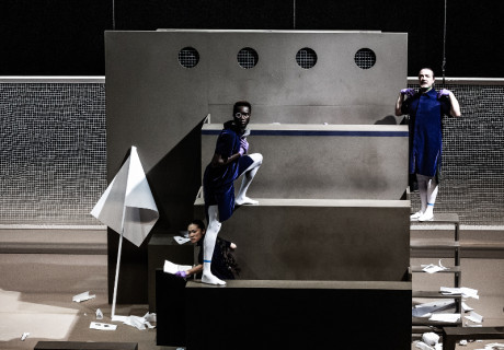 Mal. Embriaguez Divina – Kampnagel Hamburg – Marlene Monteiro Freitas gibt sich beim Internationalen Sommerfestival der 