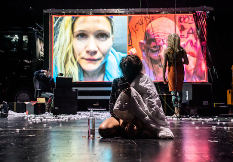 Maria – Sebastian Nüblings Uraufführung des neuen Stücks von Simon Stephens eröffnet die Lessingtage am Thalia Theater Hamburg