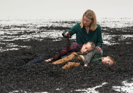 Medea – Simon Stones Überschreibung des Stoffes von Euripides am Burgtheater Wien