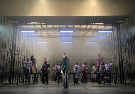 Milch und Kohle – Theater Oberhausen – Maike Bouschen adaptiert Ralf Rothmanns Ruhrgebiets-Familienroman für die Bühne 