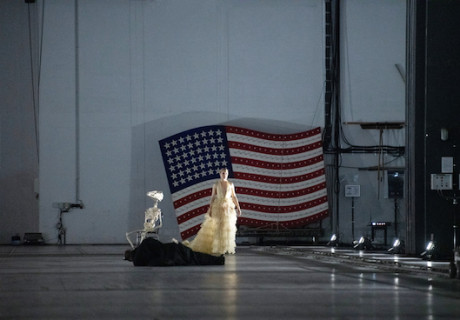 molto agitato – Hamburger Staatsoper – Frank Castorf erfindet sich selbst und das Musiktheater neu