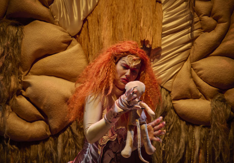 Mütter! – Hans Otto Theater Potsdam – Anna-Elisabeth Frick erzählt von den Leiden und Lachnummern der Mutterschaft