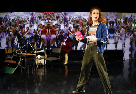 Muttersprache Mameloschn – Maxim Gorki Theater Berlin – Sasha Marianna Salzmanns Erzählung von drei jüdischen Frauen in Deutschland wirkt heute bitterer als bei der Uraufführung