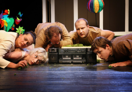 Nachdenken über Christa T. / Störfall – In Schwerin mixt Patrick Wengenroth einen Christa-Wolf-Cocktail