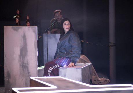 Nichts, was uns passiert – Theater Trier – Michael Gubenko adaptiert Bettina Wilperts Roman