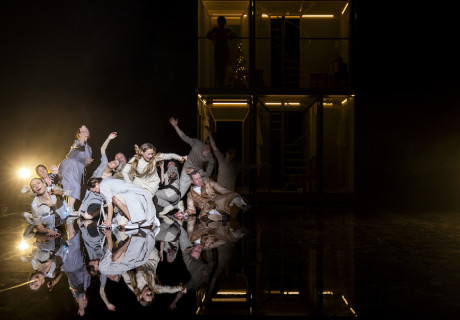 Nora oder Wie man das Herrenhaus kompostiert – DT Berlin – Anica Tomić inszeniert die Ibsen-Überschreibung von Sivan Ben Yishai