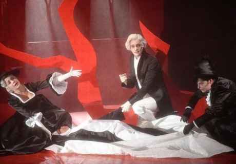 Odem – Am Staatstheater Kassel öffnet Wilke Weermann Grenzen zwischen wirklichem und virtuellem Da-Sein 