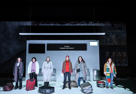 Odyssee – Düsseldorfer Schauspielhaus – Stas Zhyrkovs und Pavlo Aries Abend frei nach Homer mit Menschen aus der Ukraine und aus Düsseldorf 