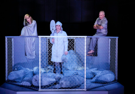 Orest – Landestheater Tübingen – John von Düffels Bearbeitung des Stoffs als kammerspielartige, komprimierte Trilogie