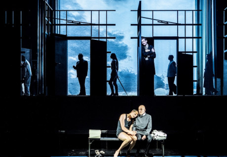 Die Märchen des Oscar Wilde erzählt im Zuchthaus zu Reading – Düsseldorfer Schauspielhaus – André Kaczmarczyk inszeniert die Märchen (und die Biographie) von Oscar Wilde 