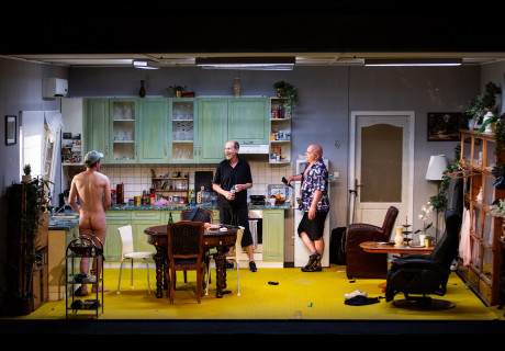 Parallax – Wiener Festwochen – Kornél Mundruczó und sein Proton Theater erzählen eine zärtliche Familiengeschichte