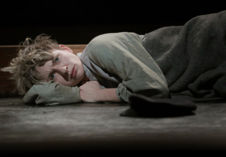 Pelle der Eroberer – Mecklenburgisches Staatstheater Schwerin – Martin Nimz erzählt mit Martin Andersen Nexøs Roman vom Ausbruch aus der Wiederkehr des Gleichen