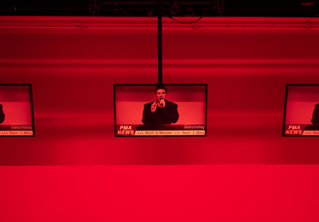 Porno mit Adorno – Theater Neumarkt Zürich – Felix Rothenhäusler zeigt eine Pop-Oper, in der Thesen des Großphilosophen auf eine Kulturindustrie 2.0 treffen