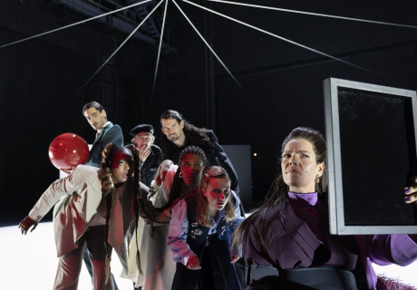 Spieler – Schauspielhaus Bochum – Johan Simons inszeniert Dostojewskis Roulettenburg-Roman 