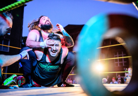 Berlin is not Am Ring. Vol. 3 Ring des Nibelungen – Das inklusive Festival von glanz&krawall zerlegt Wagners Heldenepos mit anarchistischer Energie