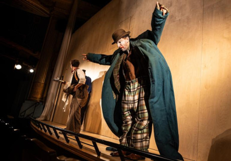 Herr Puntila und sein Knecht Matti – Staatstheater Meiningen – Andreas Kriegenburg verclownt Brechts Klassenkampf-Parabel zur Commedia dell'Arte