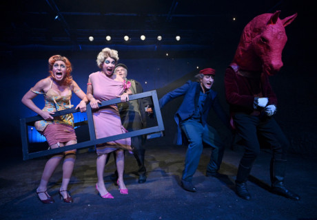 Requiem – Theater Ingolstadt – Knut Weber inszeniert die deutschsprachige Erstaufführung des von Tschechow inspirierten Stücks von Hanoch Levin