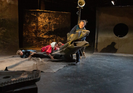 Die Revolution lässt ihre Kinder verhungern – Schauspiel Köln – Futur3 erzählt von Stalins Massenmord an den ukrainischen Kulaken