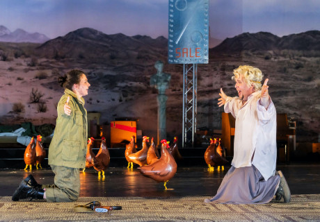 Romulus der Große – Theater Heilbronn – Gustav Rueb inszeniert Friedrich Dürrenmatts Komödie über schräges Herrschertum