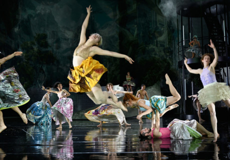 The Hunger – Volksbühne Berlin – Constanza Macras und Dorky Park springen grandios durch die Conditio Humana 