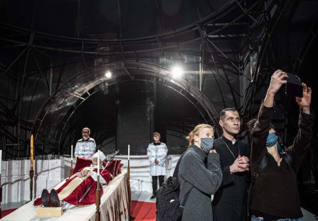 Theaterbrief aus Krakau – Das Festival Boska Komedia 2023 zeigt eine streitlustige und widerständige Theaterszene