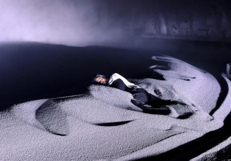 Traumnovelle – Schauspiel Frankfurt – Sebastian Hartmann inszeniert einen bildstarken Abend sehr frei nach Arthur Schnitzler