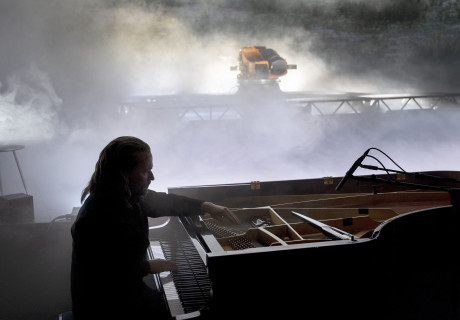 Undine – Schauspiel Leipzig – Anna-Sophie Mahlers düster-schöne Nixen-Nachtmahr vom Aufkommen der großen Flut
