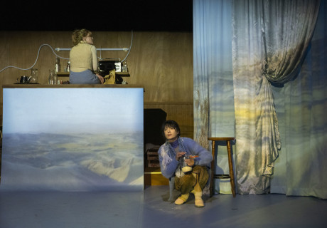 Unser Deutschlandmärchen – Theater Aachen – Antigone Akgün bringt Dinçer Güçyeters Roman auf die Bühne