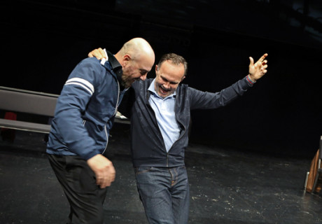 Urteile (revisited) - Nach dem Prozess – Residenztheater München – Christine Umpfenbach ergänzt ihre dokumentarische Arbeit über die Opfer der Terrorgruppe NSU