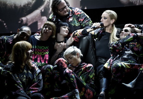 Das Leben des Vernon Subutex – An den Münchner Kammerspielen verpasst Stefan Pucher Virginie Despentes’ Romantrilogie einen unterkühlten Soundtrack