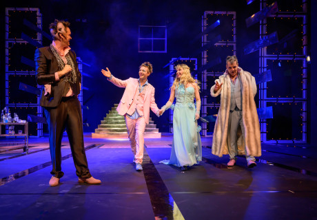 Viel Lärm um nichts – Brandenburger Theater – Regisseurin Carola Söllner inszeniert William Shakespeares Komödie