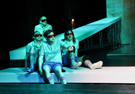 Ein Volksfeind – Theater Dortmund – Julienne De Muirier plättet in ihrer Überschreibung das Ibsen-Drama 