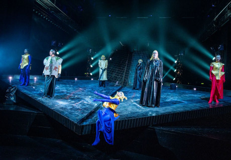 Die Walküren – Schauspiel Hannover – Marie Bues inszeniert die Wagner-Dekonstruktion von Caren Jeß 