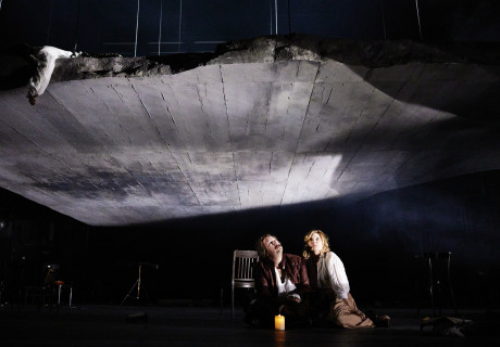 Wallenstein – Staatstheater Nürnberg – Jan-Philipp Gloger verlegt Friedrich Schiller Kriegstragödie ins Überzeitliche