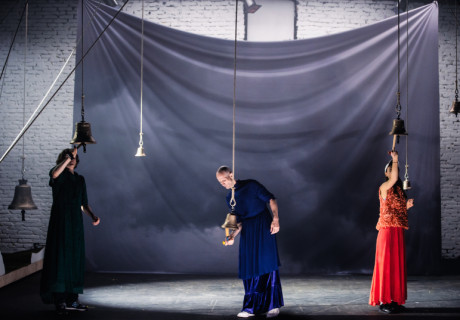 We Had A Lot of Bells – Wiener Festwochen – Damian Rebgetz entwirft einen Abend über die Sprache der Glocken