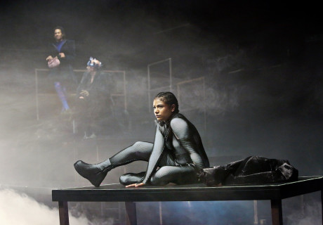 Yvonne, Prinzessin von Burgund – Residenztheater München – Miloš Lolić krempelt den Klassiker von Witold Gombrowicz um