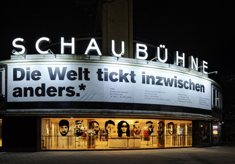 Zum Stand der Berliner Theaterszene – Wie sind die Ensemble-Bühnen aufgestellt und welche Lücke reißt die Volksbühne mit René Polleschs Tod? 