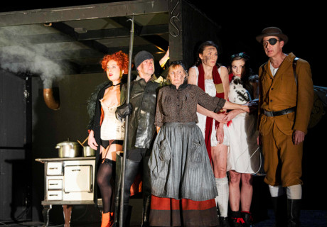 Der Biberpelz – Staatstheater Cottbus – Armin Petras driftet mit Gerhart Hauptmann sacht in Richtung Ökoparabel