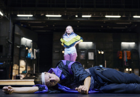 Dance Nation – Schauspiel Hannover – Stephan Kimmig belebt Clare Barrons Coming-of-Age-Tanz-Musical und die Sehnsüchte und Körperbilder Heranwachsener 