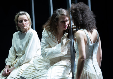 Die Rache ist mein – Schauspiel Stuttgart – Annalisa Engheben inszeniert den Roman von Marie Ndiaye