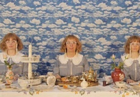 Alice – Schauspiel Kiel – Anna-Elisabeth Frick dreht einen kurzen, existenziell grundierten Theaterfilm sehr frei nach Lewis Carroll